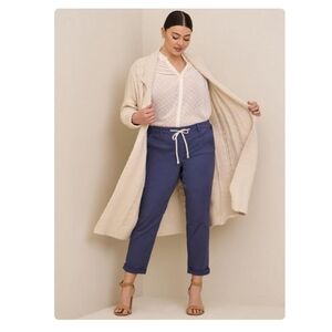 Torrid Pull-On Boyfriend Straight Stretch Twill Mid-Rise Pant Plus Size 28 NWT!